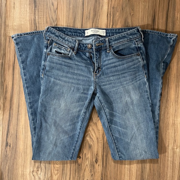 Women’s Jeans - Picture 2 of 2